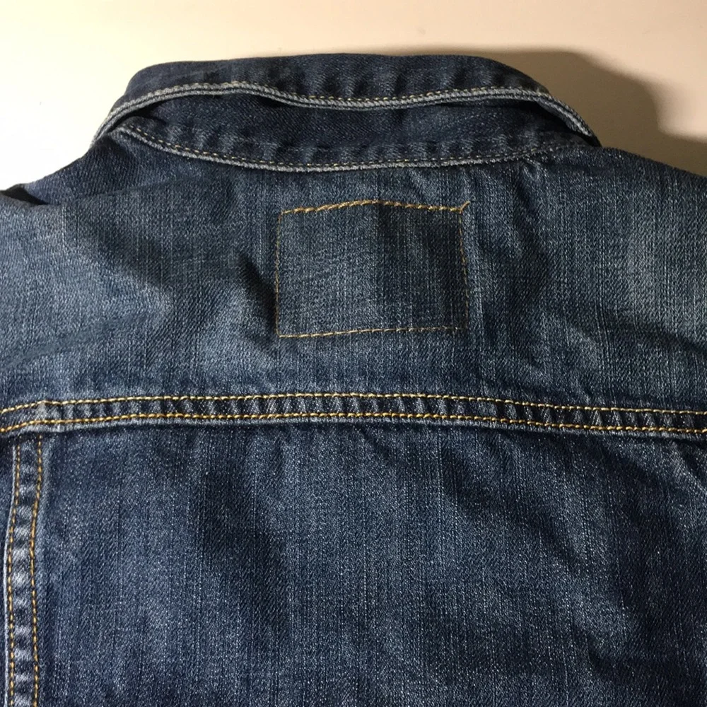 Levi’s classic trucker denim jean jacket size Small 8-10 years